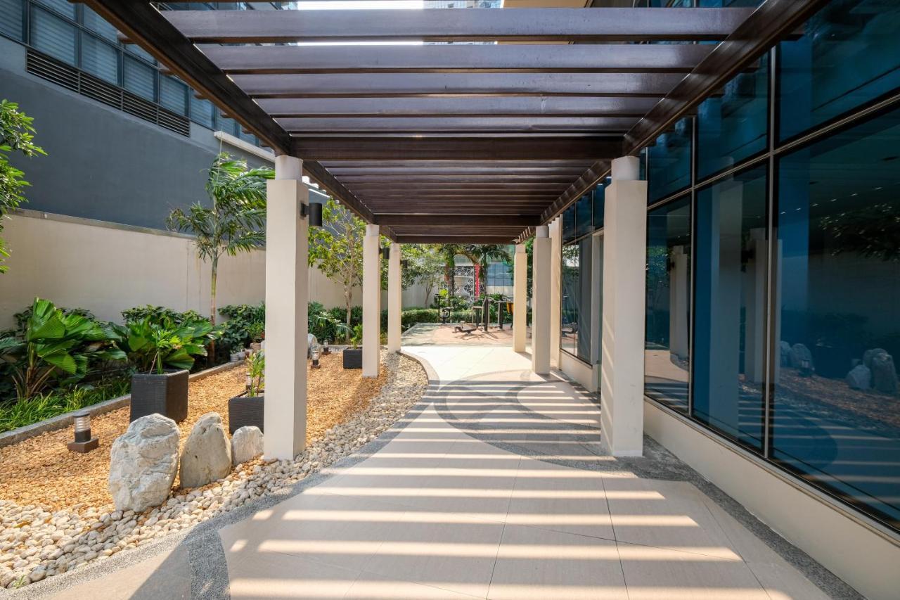 Aparthotel Modern 1Br In Uptown Bgc Taguig Exterior foto